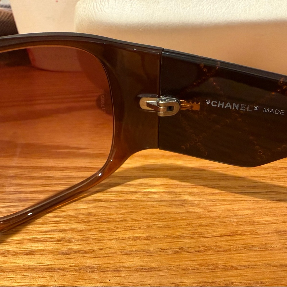 CHANEL Dark Brown Sunglasses (Y2K style) - Picture 6 of 16